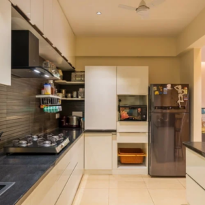 Spacious kitch with pantry unit